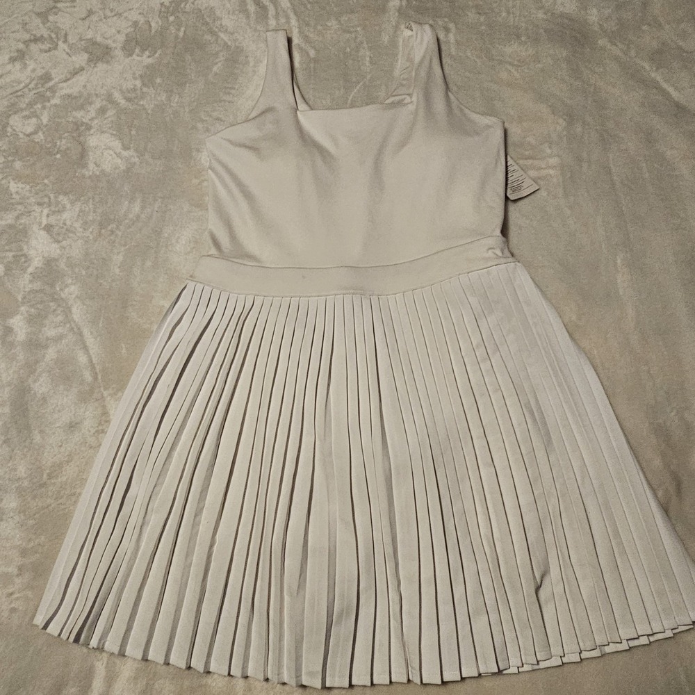 NWT All In Motion Pleaded White Tennis Dress Women's Size Medium Bra Shorts - Picture 9 of 9